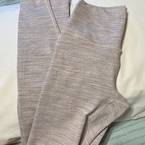 LIKE NEW Lululemon Wunder Under High Rise 28"  Wee Are From Space Pink Bliss - Picture 5 of 7